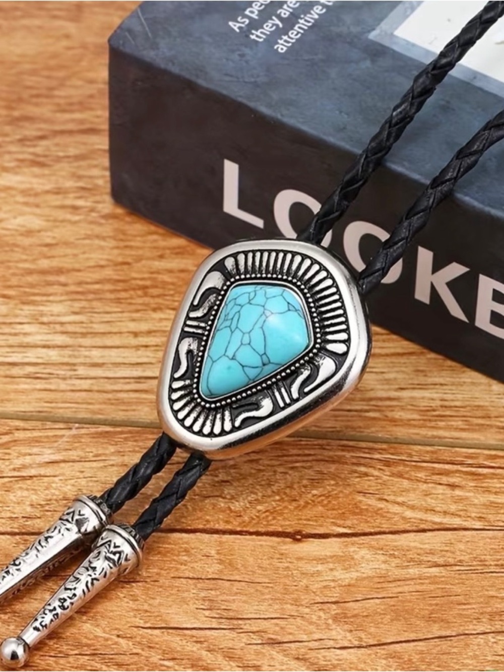 Turquoise Stone Western Bolo Tie with Silver-Tone Accent Unisex NWOT
